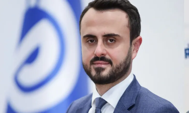 Liderin Berisha e goditën me ujë me presion, jemi në metrin e fundit, regjimi i ka minutat e numëruara