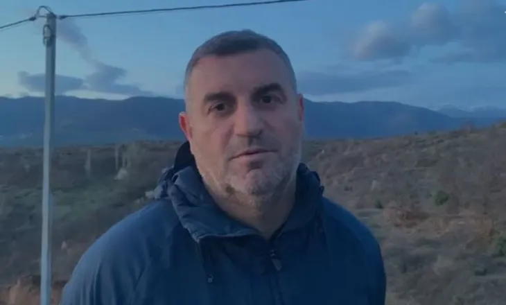 ‘Linda për së dyti…’ Makina përplaset me barrierën dhe bie nga lartësia në Morinë-Kukës, shpëton trajneri