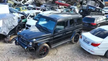 Lirohen hapësirat publike të zaptuara nga “varrezat” e automjeteve, Rama publikon videon