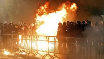 Lirohen nga qelia 15 protestuesit e opozitës