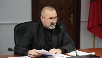 LIVE! “Kërkesa e SPAK, hipotetike”, Manja: Po na kërkohet të zëvendësojmë masën, por Balluku e ka respektuar ‘pezullimin’