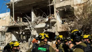 LIVE/ Raketat iraniane çajnë “kupolën e hekurt” të Izraelit, 6 të plagosur, IDF hakmerret. Trump hap negociatat dhe shtyn sulmet, rritet sërish nafta