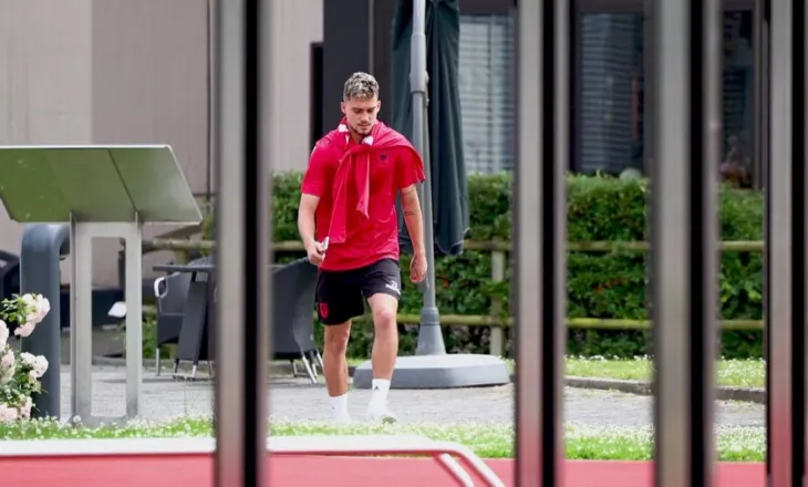 Luajti vetëm 8 minuta kundër Polonisë, Muçi largohet nga grumbullimi i Kombëtares