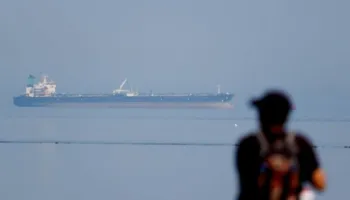 Lufta me Iranin, rriti çmimet! SHBA heq përkohësisht sanksionet mbi naftën ruse në det