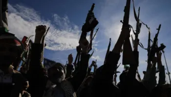 Lufta në Lindjen e Mesme përshkallëzohet: Houth sulmojnë Izraelin, SHBA dërgon marinsa në rajon