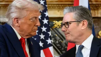 Lufta në Lindjen e Mesme, Starmer bisedë telefonike me Trump: T’i japim fund ndërprerjes së transportit detar global