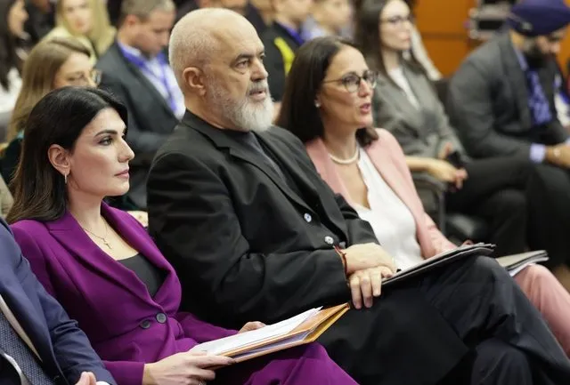 Lufta për paratë publike, BIRN: AKSHI, Posta dhe QSUT me tenderët më problematikë