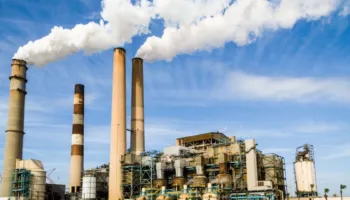 Lufta për ujin në Gjirin Persik, frikë për impiantet e destilimit, Anglia çon nëndetësen në detin arabik