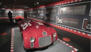 Makina e parë që mbante emrin Ferrari – një pikë kthese në historinë e automobilave