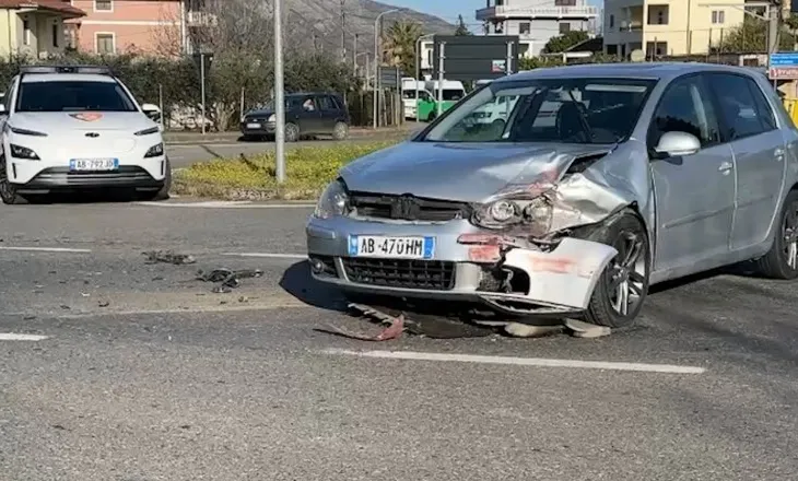 Makinat përplasen ‘kokë më kokë’ në aksin Lezhë-Shkodër, shpëtojnë mrekullisht drejtuesit