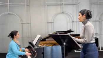 “Malinconia” në hollin e TKOB, koncerti nga pianistja Etrita Ibrahimi dhe sopranoja Simona Karafili