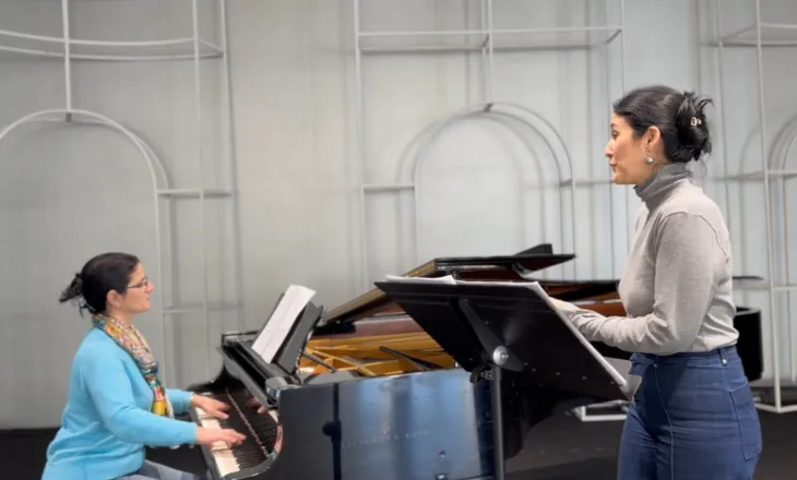 “Malinconia” në hollin e TKOB, koncerti nga pianistja Etrita Ibrahimi dhe sopranoja Simona Karafili