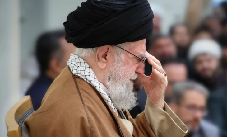 Mashtrim brenda unazës/ Detajet e Mosadit mbi e vrasjen e Liderit Suprem Khamenei, na lënë pa fjalë