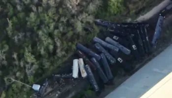 Mbi 24 vagona treni dalin nga shinat në Teksas të SHBA-së