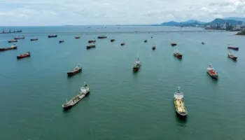 Mbretëria e Bashkuar i bashkohet SHBA-së dhe Francës, dërgon anije në Ngushticën e Hormuzit për të neutralizuar minat e vendosura nga Irani