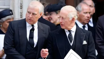 Mbreti Charlesi i prerë me vëllain e tij Princin Andrew: Mblidh plaçkat dhe largohu nga rezidenca mbretërore deri në fundjavë 