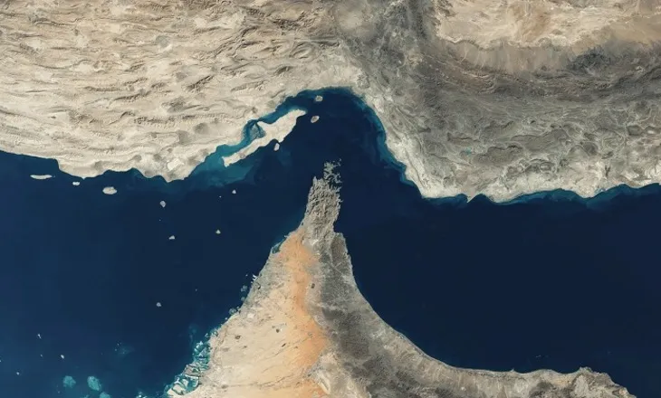 Mbyllja e Ngushticës së Hormuzit, bllokohen mbi 1000 anije