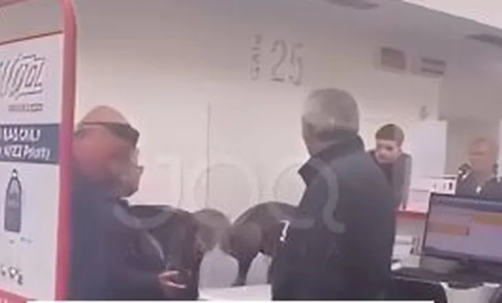 “Me britma dhe ofendime!” Qytetari denoncon WizzAir: Na diskriminuan!