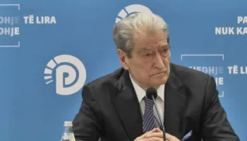 “Me çiftimin me Serbinë, Rama kreu aktin më të rëndë”, Berisha: Rrezikojmë anulimin e marrëveshjeve me BE!