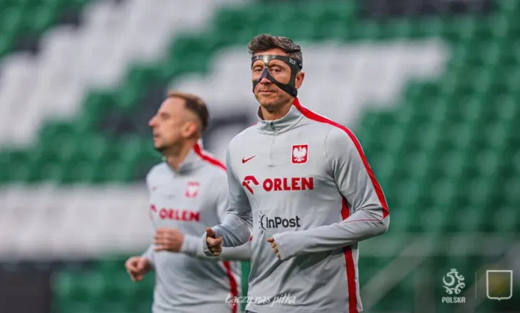 Me maskë në seancë, Levandovski: Shqipëria e vështirë, të bëjmë një gol më shumë