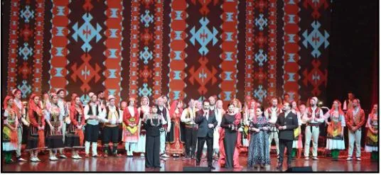 “Me zanin e Bjeshkëve” bashkoi traditën dhe energjinë e folklorit shqiptar në skenë