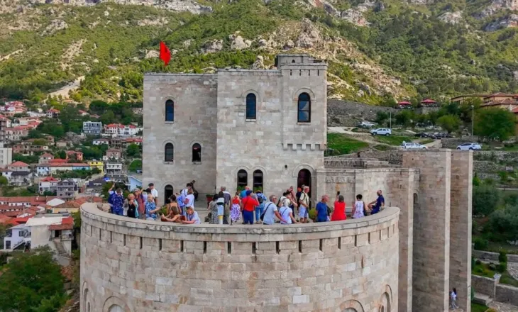Media e huaj: Nga plazhet e kristalta te historia, ndryshojnë preferencat e turistëve në Shqipëri