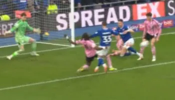 Mehmeti sërish protagonist në Angli, tifozët e duartrokasin