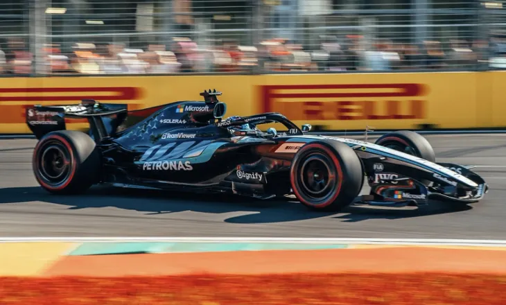 Mercedes shkëlqen në Melburn, Russell siguron “pole position”, Verstappen i 20-ti pas aksidentit