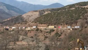 Merr fund bllokimi pas 11 ditësh! Rihapet qarkullimi për mjetet në Librazhd-Prrenjas