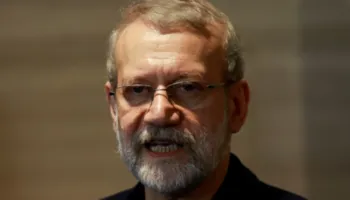 Mes kaosit në Iran, Ali Larijani del si lojtar kryesor