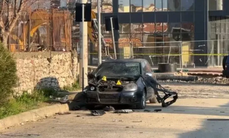 Mesazh me tritol në Lezhë?! Shpërthim me eksploziv makinës së agjentit të Krimeve, policia: Dëme materiale (EMRI)