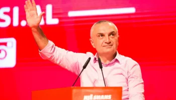 Meta uron besimtarët për Fitër Bajram: Shëndet, begati dhe paqe në familjet tuaja