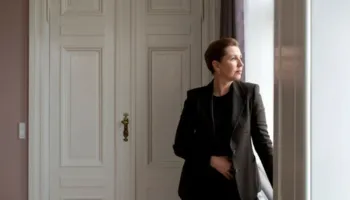 Mette Frederiksen drejt mandatit të tretë! Përplasja me Trump për Groenlandën rikthen mbështetjen elektorale