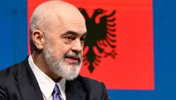 ‘Mijëra qytetarë në rrugë kundër qeverisë Rama’/ Media italiane jehonë protestës në Shqipëri