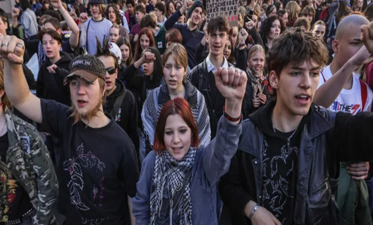 Mijëra studentë protestojnë kundër rekrutimit ushtarak në Berlin