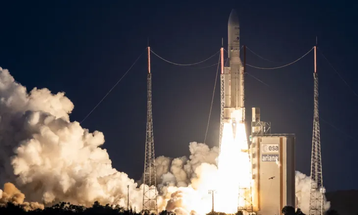 Miliarda investime drejt orbitës së ulët tokësore: Një infrastrukturë e re kritike