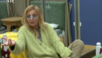 Mimoza zbulon sekretin e gjumit: Flej vetëm, e shumta vetëm macja ka akses tek unë