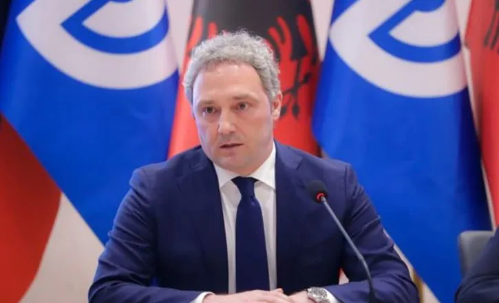 “Minimumi jetik e drejtë kushtetuese, jo lëmoshë”, Spahia: Qeveria rrit çmimet, injoron nevojat e shtresave…