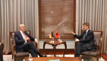 Ministri Hoxha pret anëtarin e Bundestagut Peter Beyer: Gjermania mbështetje të vazhdueshme për integrimin evropian të Shqipërisë