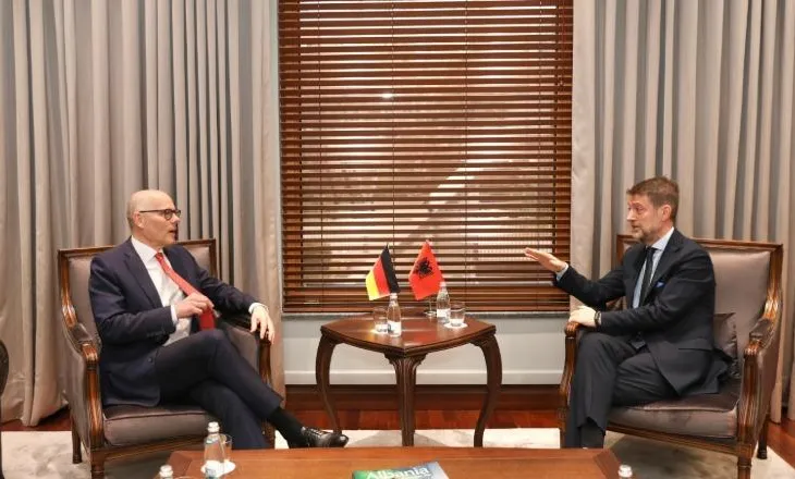Ministri Hoxha pret anëtarin e Bundestagut Peter Beyer: Gjermania mbështetje të vazhdueshme për integrimin evropian të Shqipërisë