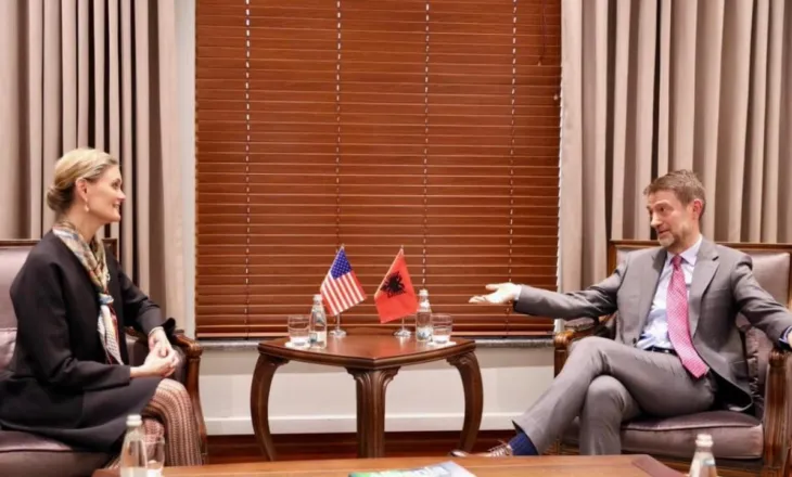 Ministri Hoxha takim me të Ngarkuarën me Punë të SHBA në Tiranë: SHBA-ja mbetet një aleat kyç dhe partner strategjik për Shqipërinë