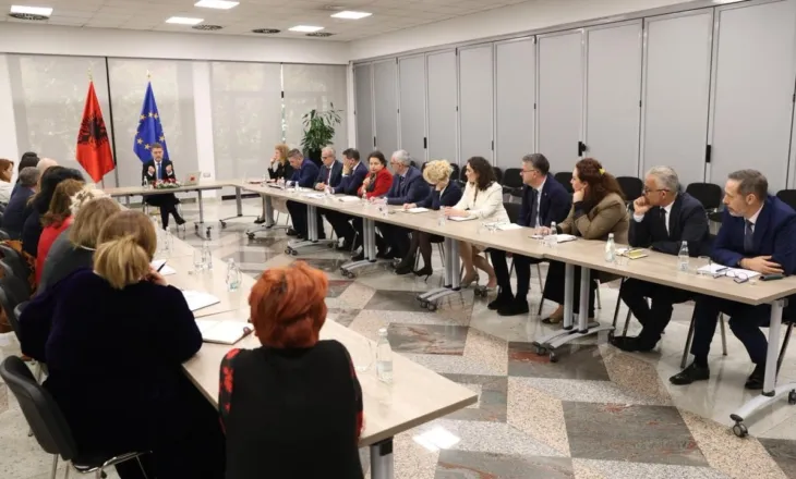 Ministri i Jashtëm mbledh shtabin e posaçëm për situatën në Lindjen e Mesme, Hoxha: Siguria e shtetasve shqiptarë, përparësi absolute