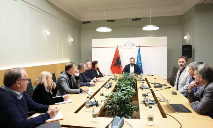 Ministri Jaupaj: Studim fizibiliteti për menaxhimin e mbetjeve në tre zona strategjike të vendit