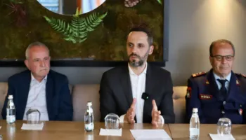 Ministri Lamallari takim me punonjës policie në pension: Mbajnë mbi supe histori sakrifice e përkushtimi