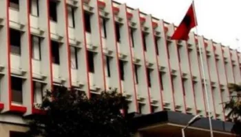 Ministria e Jashtme apel shqiptarëve në Iran: Kontaktoni Ambasadën në Ankara para udhëtimit drejt Shqipërisë përmes Turqisë