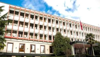 Ministria e Jashtme thirrje shqiptarëve që janë në Iran: Nëse do të udhëtoni për në Shqipëri, na kontaktoni!