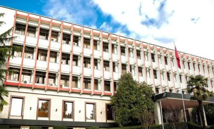Ministria e Jashtme thirrje shqiptarëve që janë në Iran: Nëse do të udhëtoni për në Shqipëri, na kontaktoni!
