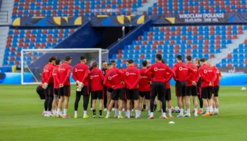 Miqësorja Ukrainë-Shqipëri | Kuqezinjtë zhvillojnë stërvitjen e fundit në stadiumin e ndeshjes