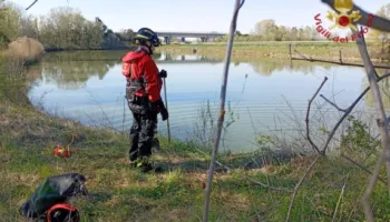 Mister në Itali! Një grua dhe një foshnjë gjenden të pajetë në liqen