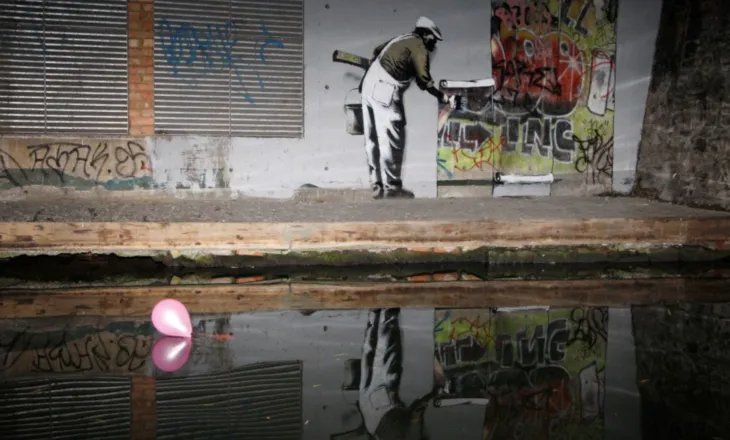 Misteri i Banksy-t drejt zbulimit, Reuters gjurmon identitetin e artistit anonim që tronditi botën e artit